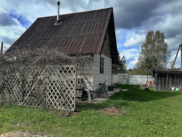 Жилой дом с участком, 20 соток -