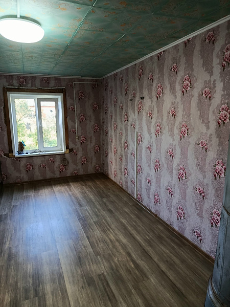 Двухкомнатная квартира в бревенчатом доме рядом с озером и сосновым лесом