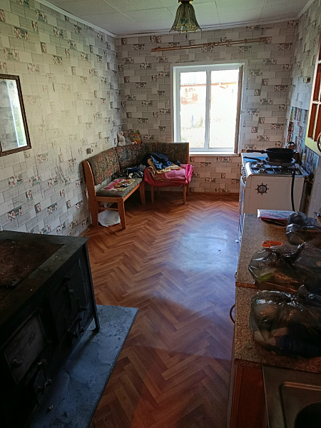 Двухкомнатная квартира в бревенчатом доме рядом с озером и сосновым лесом