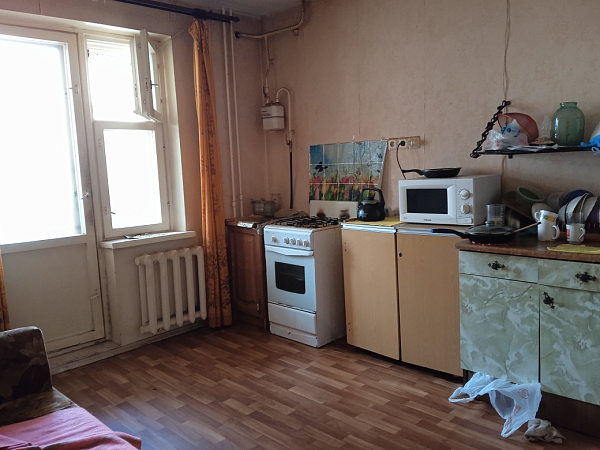 Комната в трехкомнатной квартире - Кузбасской Дивизии 6